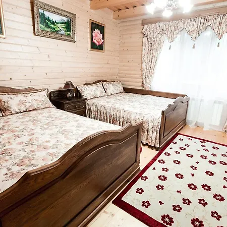 Polyana Mini Lodge Yasinya