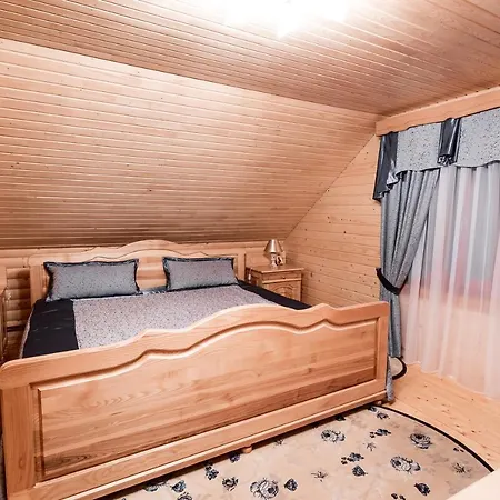 Lodge Polyana Mini